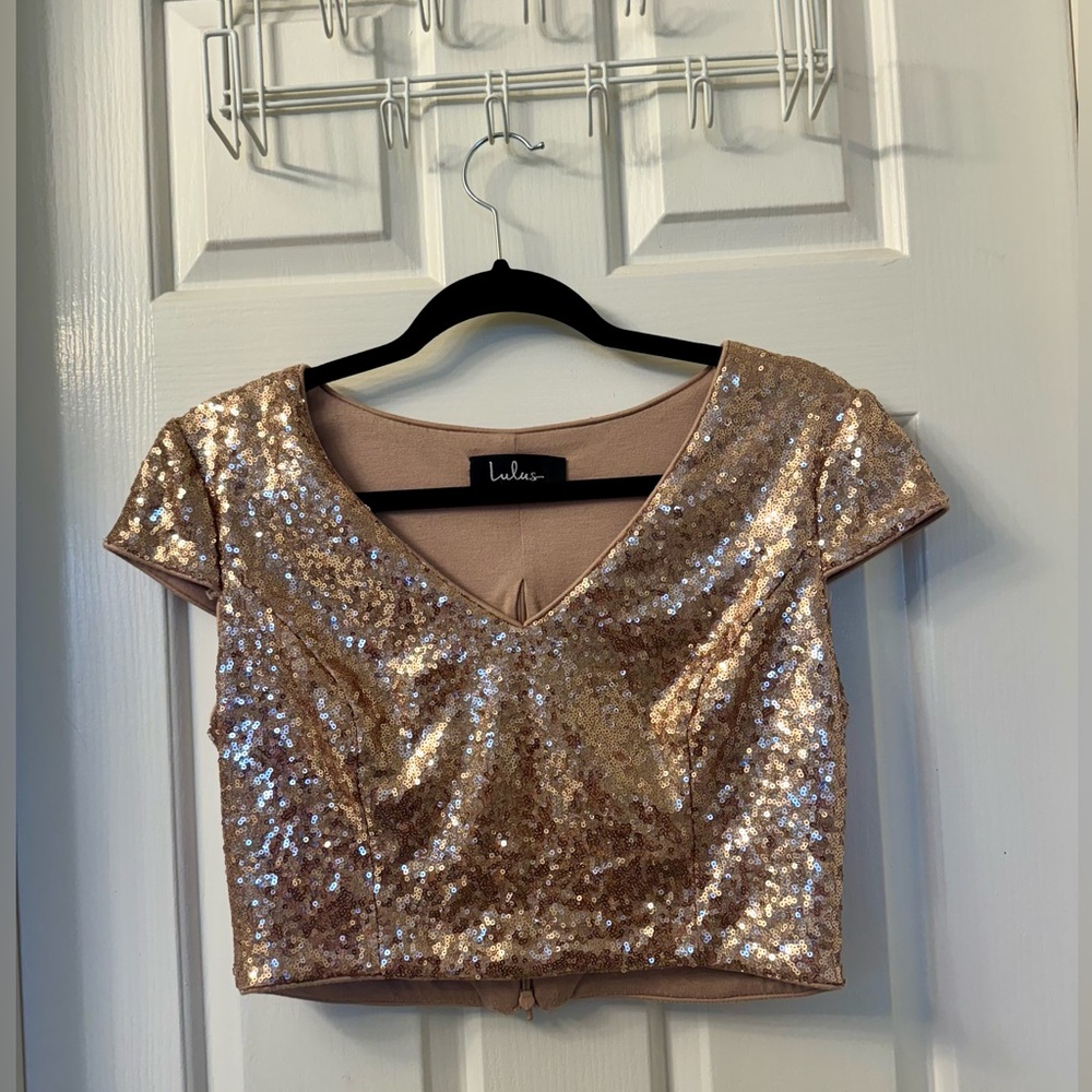 Lulu’s Cropped Rose Gold Sequin Crop Top